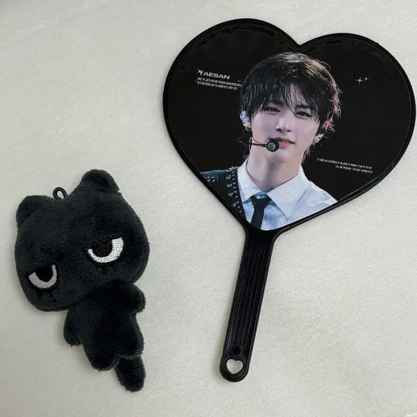 [BUNJANG] BOYNEXTDOOR Taesan Mini Uchiwa & 7cm Plush Set / 원가이하) 태산 미니 우치와 태냐코 인형 보넥도 보이넥스트도어 한태산 포카