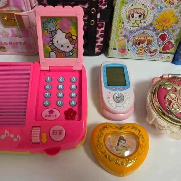 [BUNJANG] Lot of Vintage Sanrio Kitty Angel Phone, Compacts, and Other Junk Toys / [일괄로만판매] 고전완구 키티 엔젤폰 신쌍공 컴팩트 등 정크품