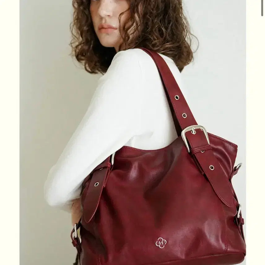 [BUNJANG] HEIRLY Bibi Buckle Shoulder Bag Burgundy / 히어리 비비 버클 숄더백 버건디 새상품 (128000원)