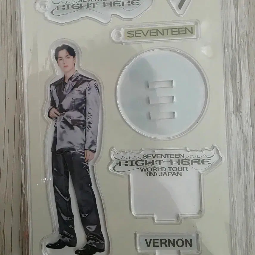 [BUNJANG] SEVENTEEN Vernon 'RIGHT HERE' World Tour Japan Acrylic Stand / 세븐틴 버논 아크릴 스탠드 'RIGHT HERE' 월드투어 재팬