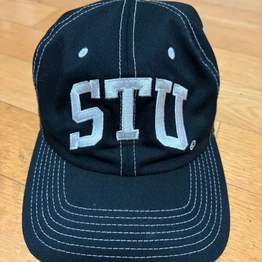 [BUNJANG] Stussy Stu Arch Strapback Cap Black / 스투시 STU 아치 스트랩백 캡 블랙 모자 판매합니다
