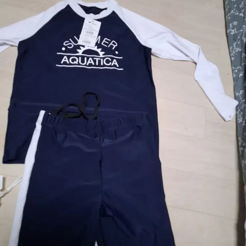 [BUNJANG] Aquatica Rash Guard Swimsuit Set Navy White Size 85 / 아쿠아티카 래쉬가드 수영복 세트. 미사용 85