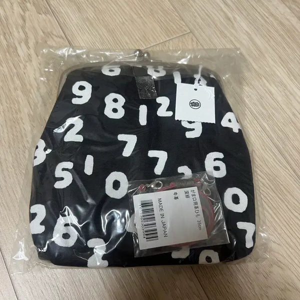 [BUNJANG] SOU.SOU Sotsukata Chamgama Pouch Number Pattern / 소우소우 가마구치 파우치 숫자 패턴 (미착용새상품)