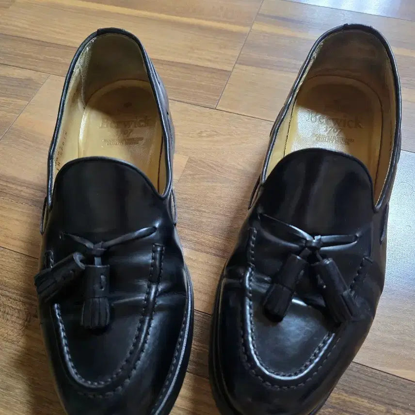 [BUNJANG] Berwick Tassel Loafers Black / 버윅 태슬 로퍼 블랙