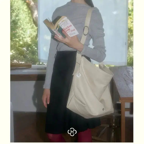 [BUNJANG] HEIRLY TAIL Big Bag Ivory / 히어리 테일 빅백 아이보리 1회착용 (129000원)
