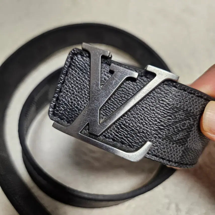 [BUNJANG] Louis Vuitton Silver Buckle Black Leather Check Pattern Belt / 루이비통 벨트 실버 버클