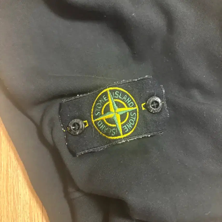 [BUNJANG] Stone Island Badge Sweatshirt Black / 스톤아일랜드 와펜 블랙 맨투맨