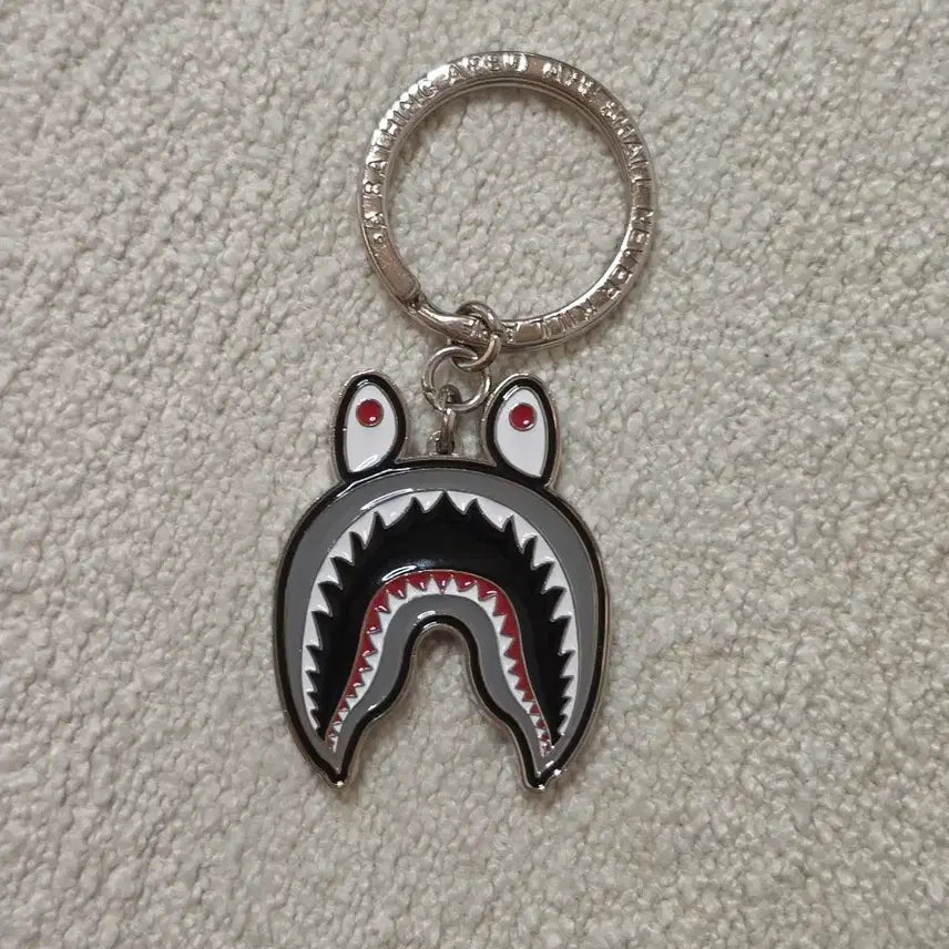 [BUNJANG] BAPE Shark Keychain / 베이프 키링