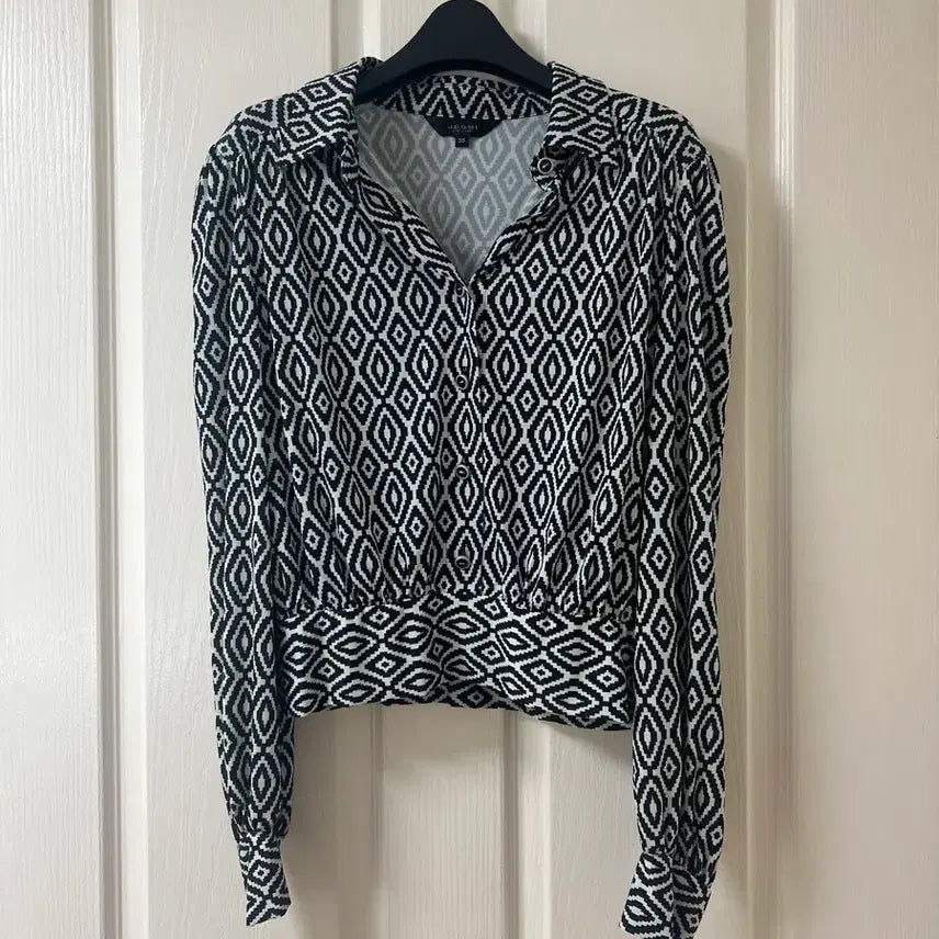 [BUNJANG] Jessi Multi Pattern Blouse / JESSI 블랙 멀티 패턴 블라우스
