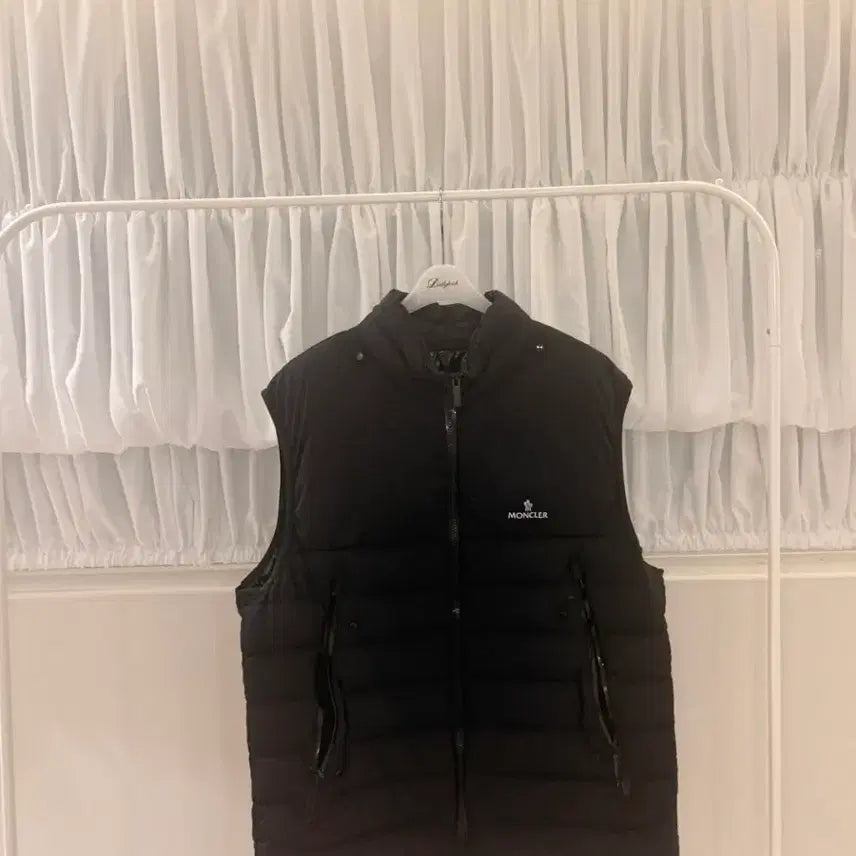 [BUNJANG] Moncler Padded Vest Men's / 몽클레어 패딩 조끼 남성