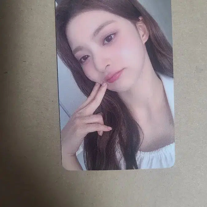 [BUNJANG] fromis_9 Na-gyung Apple Music POB Photocard / 프로미스나인 나경 애플뮤직 특전포카 팝니다