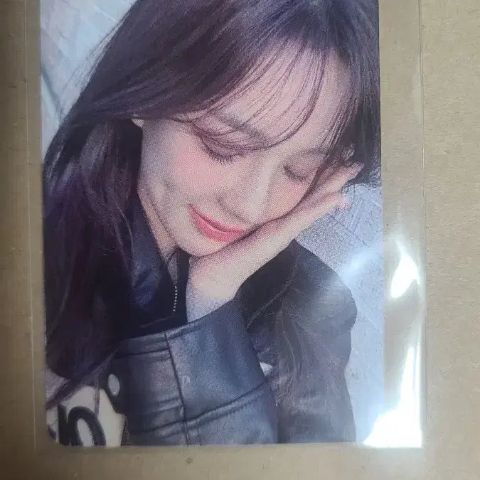 [BUNJANG] IZ*ONE Yuri BEEP Apple Music POB Photocard / 이즈나 유사랑 BEEP 애플뮤직 특전 포카 팝니다.
