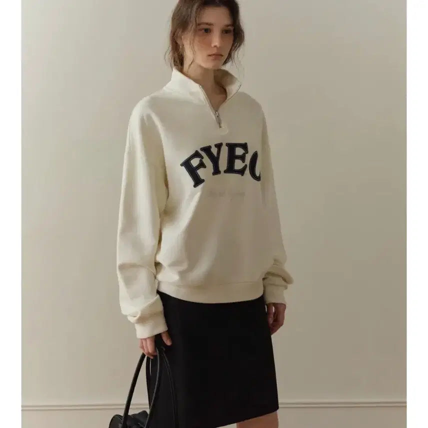 [BUNJANG] FYEO Essential Logo Half Zip-Up Ivory / 포유온 fyeo 에센셜 로고 하프 집업 아이보리