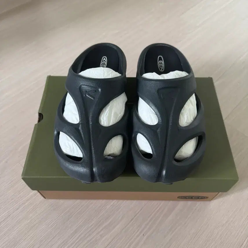 [BUNJANG] Kinn Shanti Slide Black / [280] 킨 샨티 슬라이드 블랙