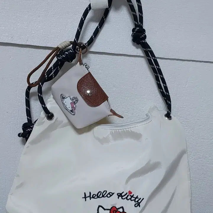 [BUNJANG] Hello Kitty Embroidered Bag & Mini Bag Charm Set / 키티가방    &  가방키링