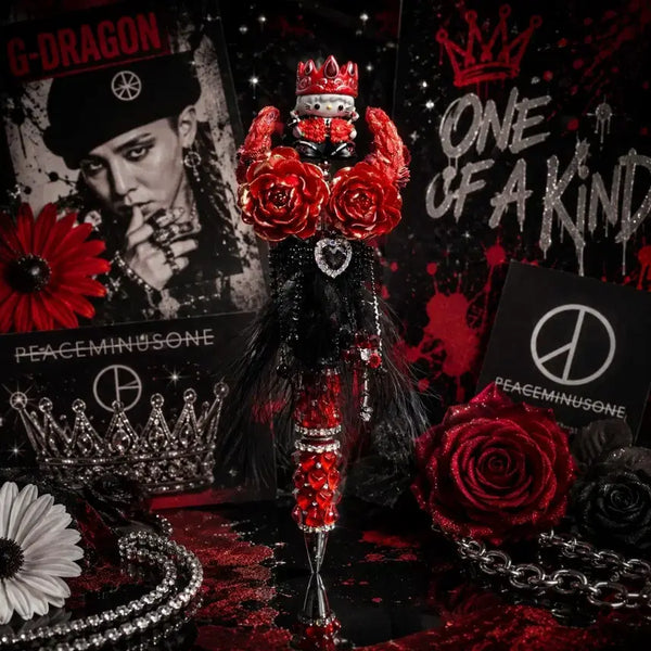 [BUNJANG] G-Dragon x Hello Kitty Figure Embellished Ballpoint Pen / 지드래곤 착장키티 피규어 볼꾸 볼펜