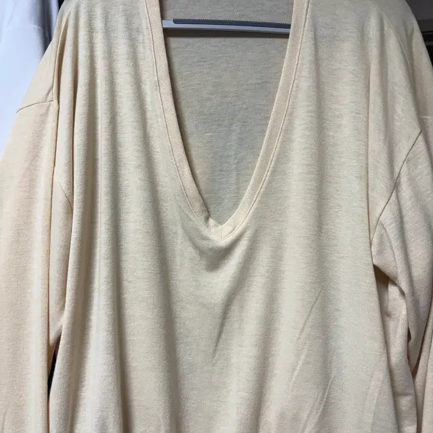 [BUNJANG] Lemon V-Neck Long Sleeve Shirt / 레몬색 브이넥 긴팔