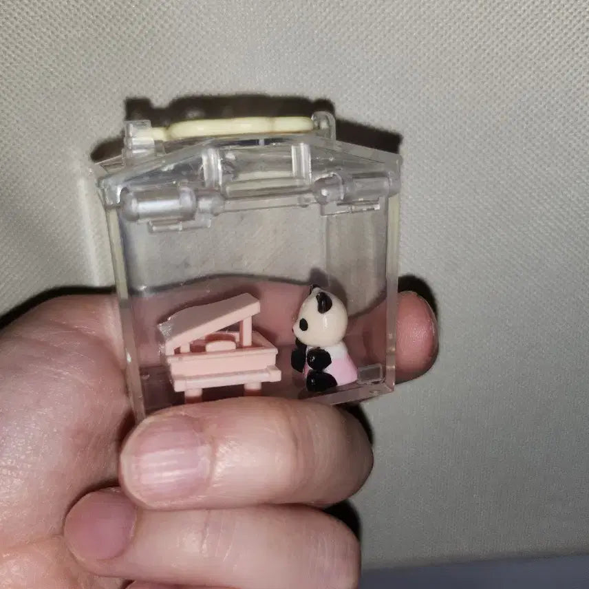 [BUNJANG] Miniature Sylvanian Families Gacha Panda Figure / 초미니 실바니안 피규어 가챠 팬더