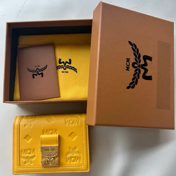[BUNJANG] MCM Tracy Embossed Leather Mini Wallet - Yellow / MCM 트레이시(Tracy) 엠보스드 레더 미니 지갑 - 옐로우 (풀박스)