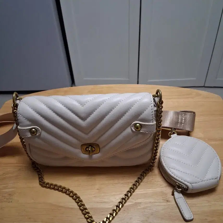 [BUNJANG] Quilted Mini Bag / 퀼팅 미니백 사이즈 21**13 디자인강추 실착별로 사진참고 이뻐요