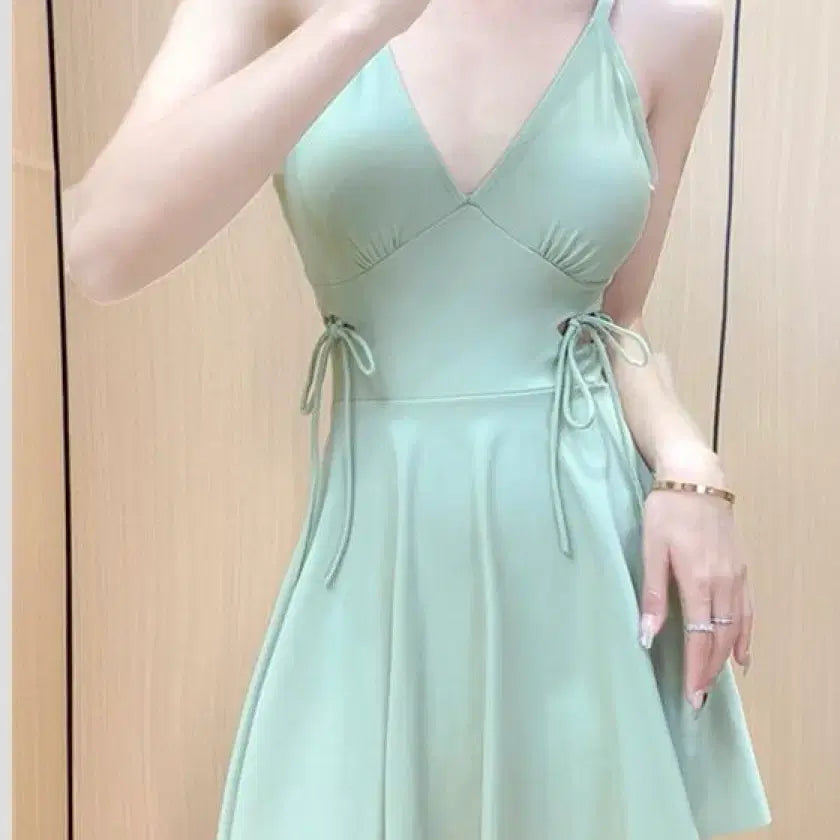 [BUNJANG] Mint One-Piece Swimsuit with String Detail / 민트색 원피스 수영복