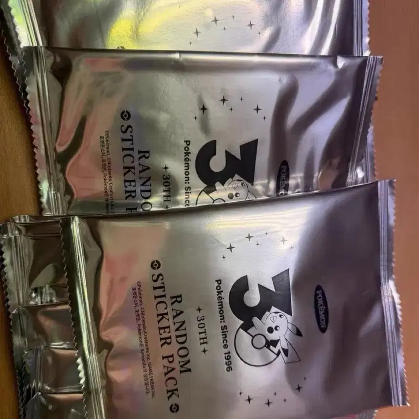[BUNJANG] Pokemon 30th Anniversary Logo Sticker (Unsealed) / 미개봉 포켓몬 30주년 로고 스티커 낱개판매