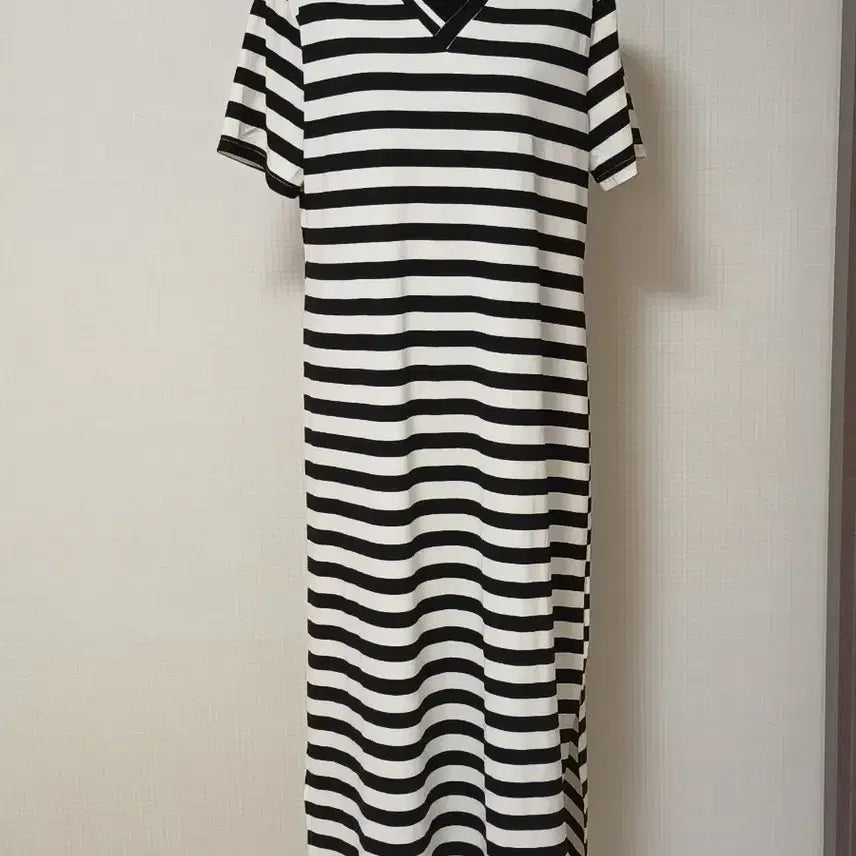 [BUNJANG] Stripe V-Neck Long Dress / 단가라 브이넥 롱 원피스