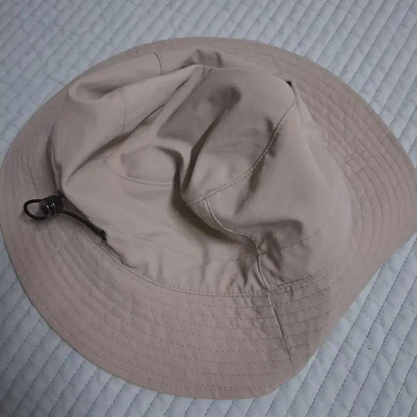 [BUNJANG] Beige Wide Brim Bucket Hat / 베이지색 버킷햇