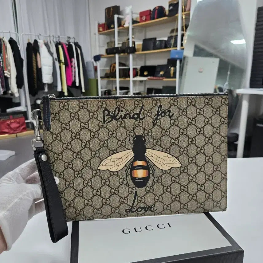 [BUNJANG] Gucci Bee Clutch Bag (Authentic) / [정품] 구찌 꿀벌 클러치백