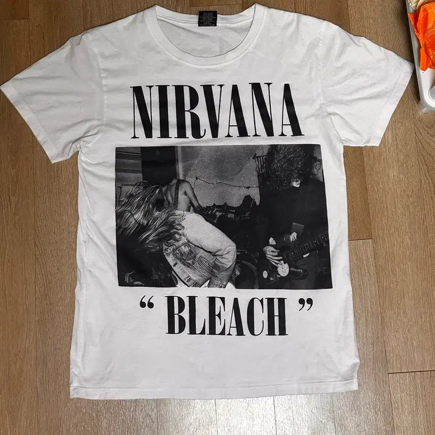 [BUNJANG] Nirvana Bleach Graphic T-Shirt White M / NIRVANA BLEACH 그래픽 반팔 티셔츠 화이트 M
