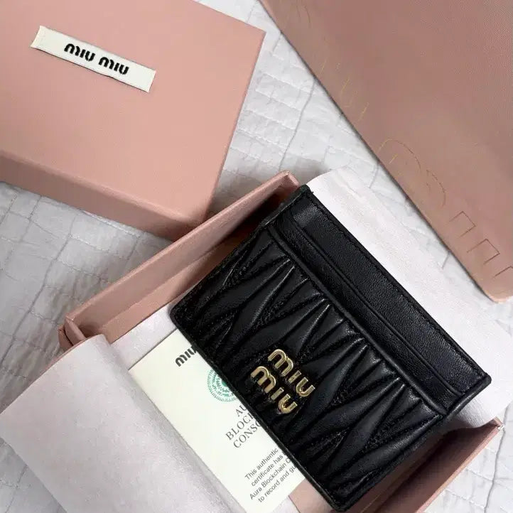 [BUNJANG] Miu Miu Wallet / 급처!! 미우미우 지갑 팔아용 풀박 완전 거져입니당