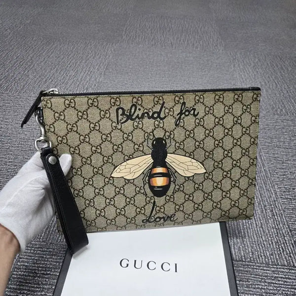 [BUNJANG] Gucci GG Supreme Bee Clutch Bag / [특가][정품] 구찌 꿀벌 클러치백