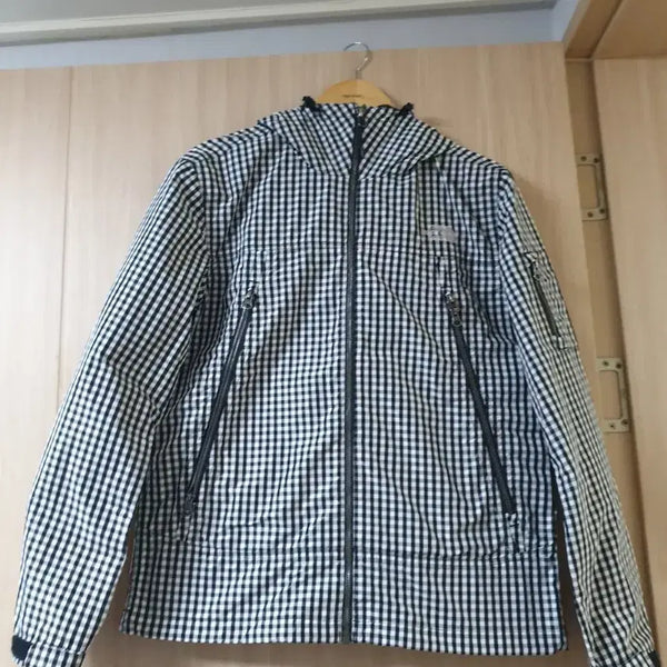 [BUNJANG] The North Face Windbreaker Jacket / 노스페이스 바람막이