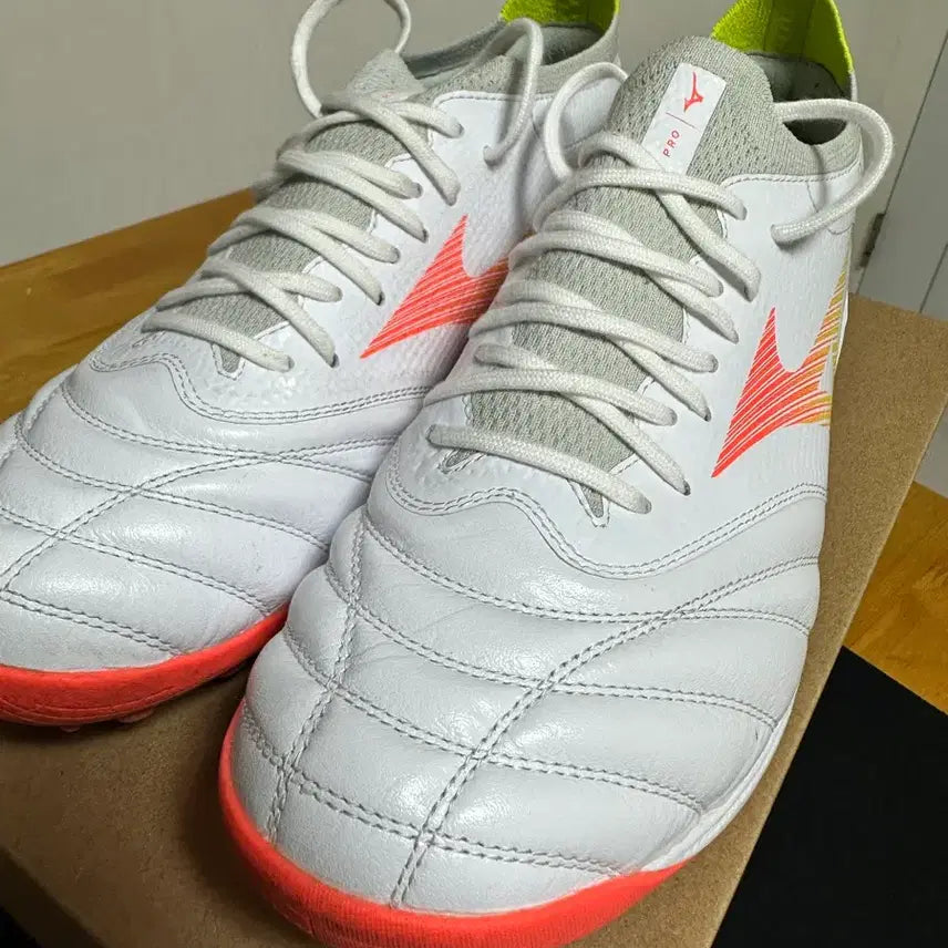 [BUNJANG] Mizuno Morelia Neo 5 Beta Pro AS Futsal Shoes / 미즈노 모렐리아 네오5 베타 프로 AS 풋살화