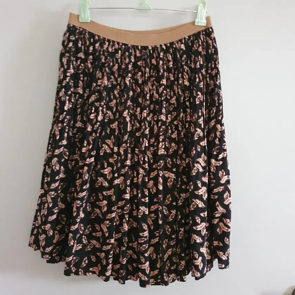 [BUNJANG] Black Feather Pattern Pleated Midi Skirt with Elastic Waistband / 검정색 깃털 무늬 허리 밴딩 플리츠 스커트