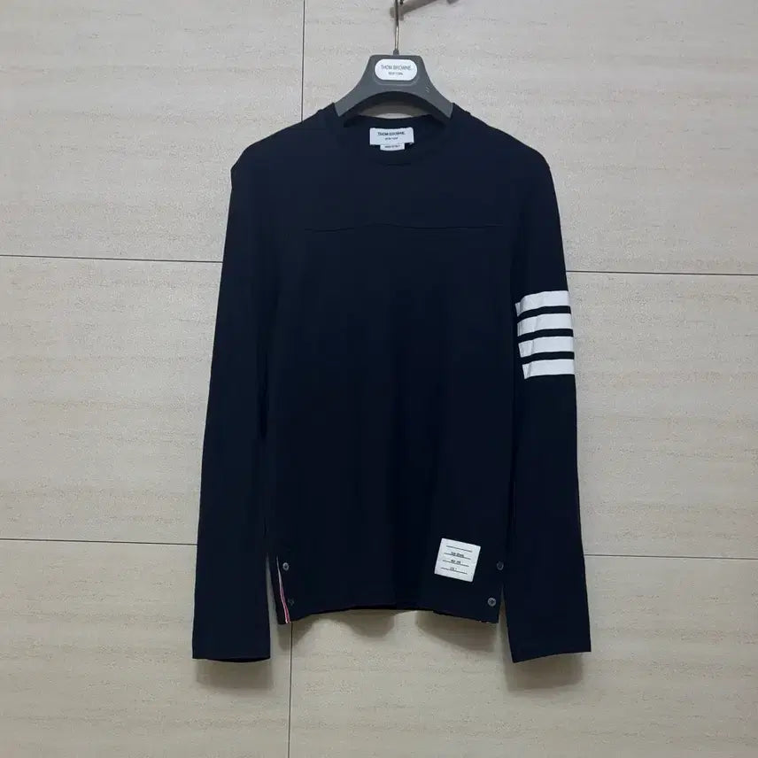 [BUNJANG] Thom Browne Striped Armband Long Sleeve T-Shirt / 톰브라운 사선완장 롱슬리브 티셔츠