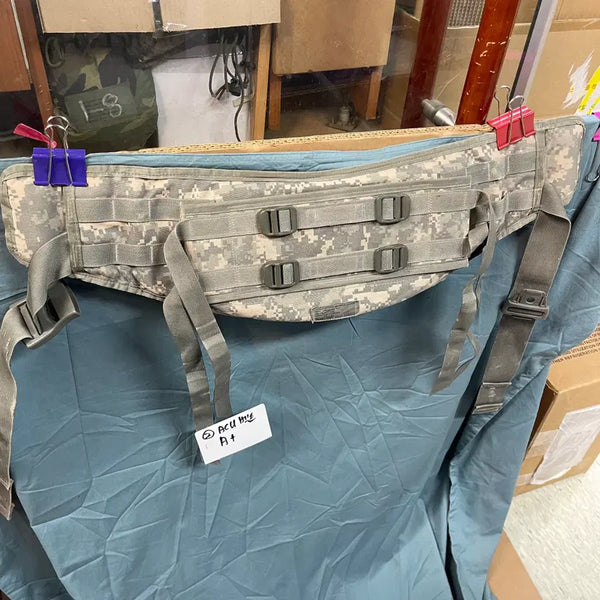 [BUNJANG] US Army MOLLE II Large Rucksack Padded Waist Belt - ACU Digital Camo (A+ Grade) / ACU럭색부품허리벨트2.[오리지널/A+급] 미군 MOLLE II 라지 럭색 몰딩 허리벨트 (ACU 디지털 카모)