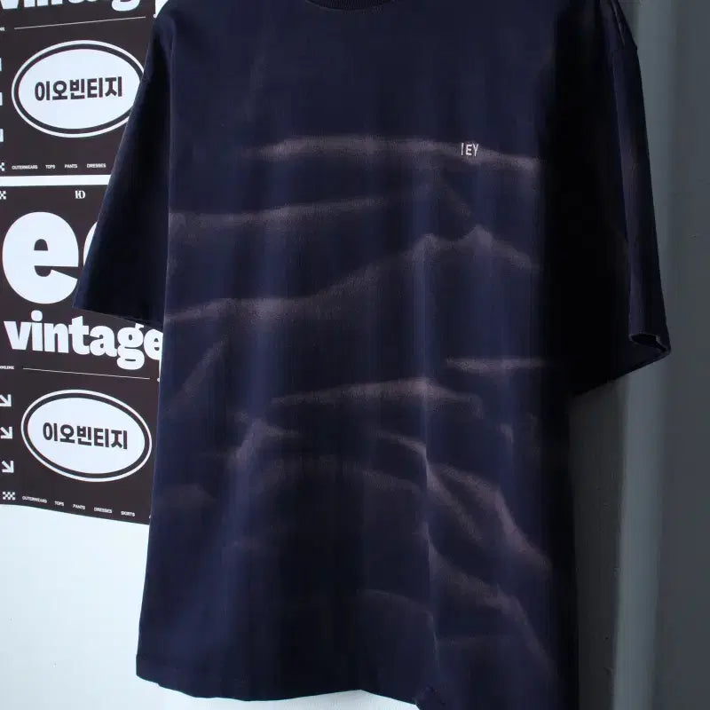 [BUNJANG] E.A. Washed Navy Sun Fading Aging Short Sleeve T-Shirt (M-L) / (M-L) 이에이 반팔 티셔츠 워싱 네이비 썬페이딩 에이징-H37122