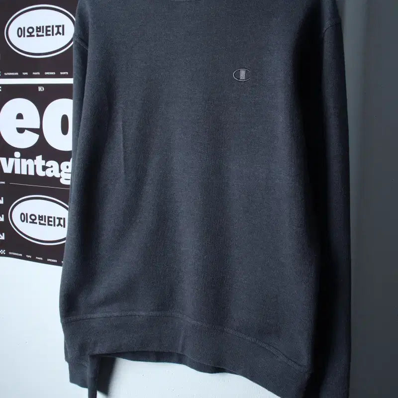 [BUNJANG] Champion Small Logo Sweatshirt Charcoal Fleece Old School / (M-L) 챔피온 맨투맨 티셔츠 스몰로고 차콜 기모 올드스쿨-H37180