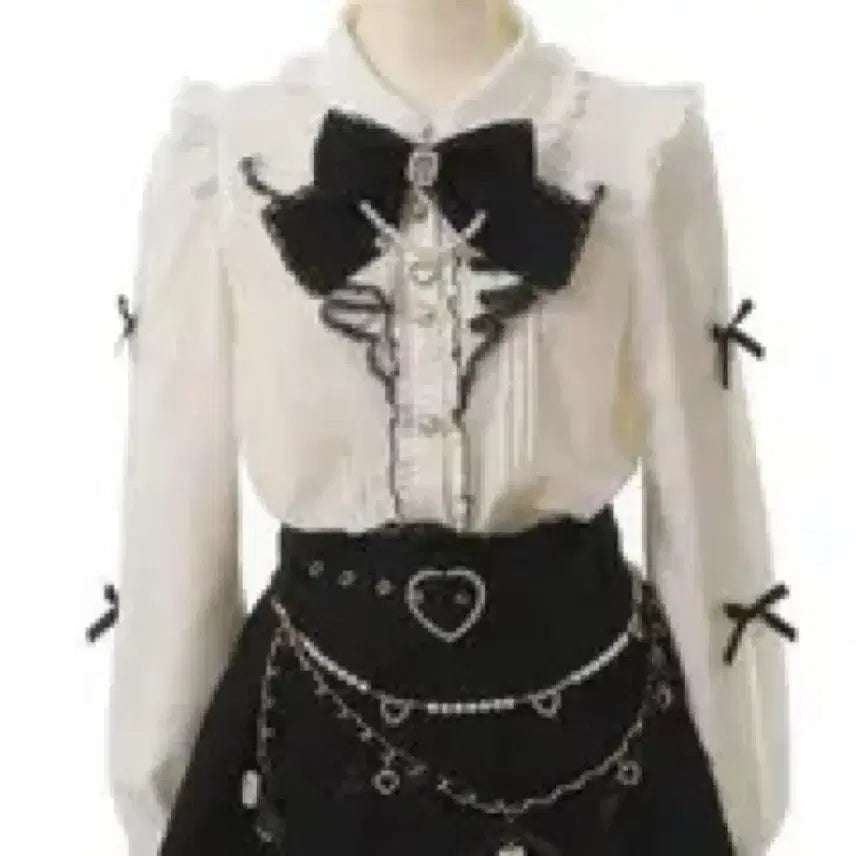[BUNJANG] LIZLISA Lace Slash Sleeve Blouse / 리즈리사 LIZLISA 레이스 슬래시 슬리브 블라우스