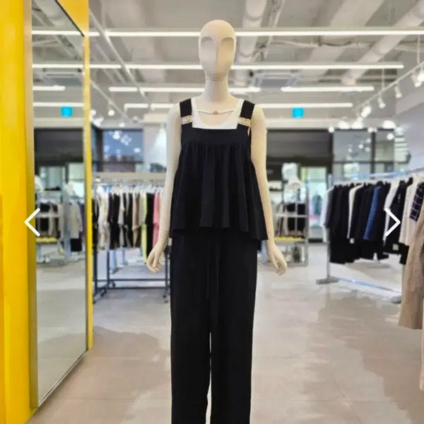 [BUNJANG] Lucky Chouette Black Frill Jumpsuit / 럭키슈에뜨 블랙 프릴 점프수트