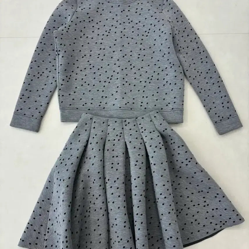 [BUNJANG] Maje Polka Dot Sweatshirt + Skirt Set / 마쥬(Maje) 도트 패턴 맨투맨 + 스커트 세트