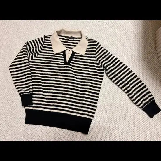 [BUNJANG] Striped Long-Sleeve Collar Knit / 긴팔 줄무늬 카라 니트