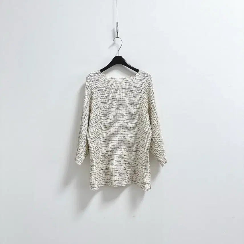 [BUNJANG] A Pattern Pleated Blouse Top / A 패턴 플리츠 블라우스 탑