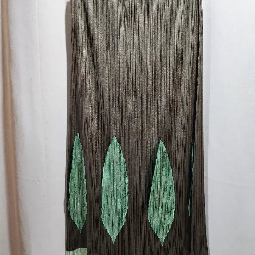 [BUNJANG] Pleats Please Long Skirt Leaf Motif / 플리츠플리즈 스커트