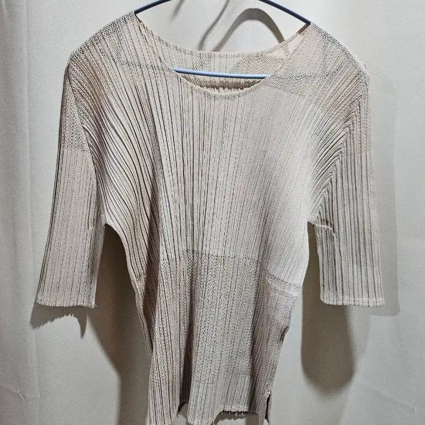 [BUNJANG] Pleats Please Beige Punching Detail Top / 플리츠플리즈 탑
