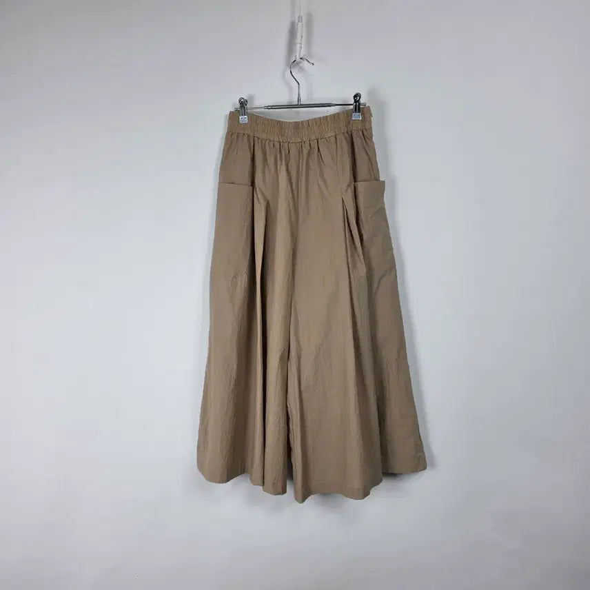 [BUNJANG] Crisan Beige Banding Two-Tuck Wide Pants / 크리슨 베이지 밴딩 투턱 와이드 팬츠 여 77. 260820
