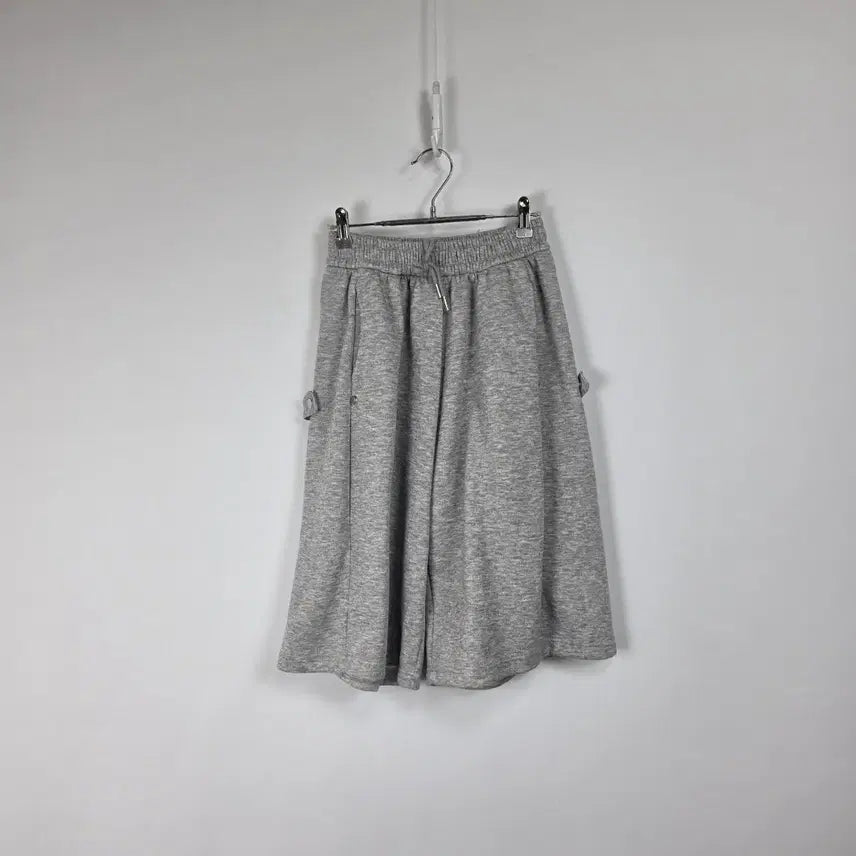 [BUNJANG] Women's Grey Banding Training Wide Carpenter Bermuda Pants / 밴딩 트레이닝 그레이 와이드 카펜더 버뮤다 팬츠 여 24-30인치 260820