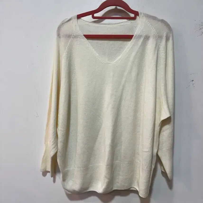 [BUNJANG] Cacharel Cashmere Blend V-Neck Knit Ivory / 까사렐 캐시미어 혼방 V넥 니트 100 아이보리