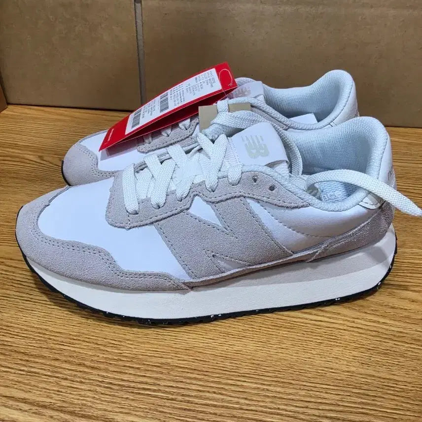 [BUNJANG] New Balance MS237SE 230 White Beige Sneakers / 뉴발란스 MS237SE 230사이즈 새상품